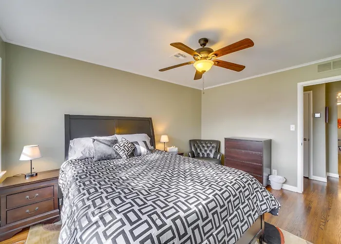 W/ Yard: 5 Mi To Downtown! Tulsa