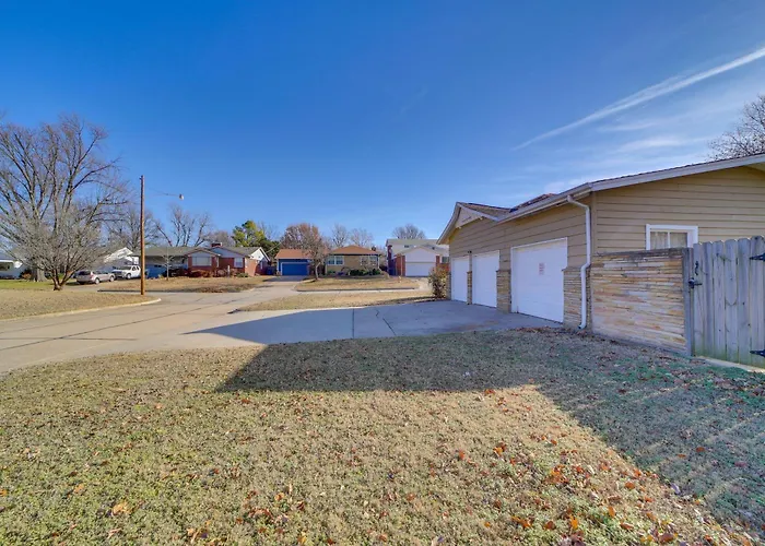 W/ Yard: 5 Mi To Downtown! Tulsa