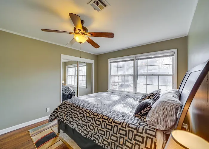 W/ Yard: 5 Mi To Downtown!