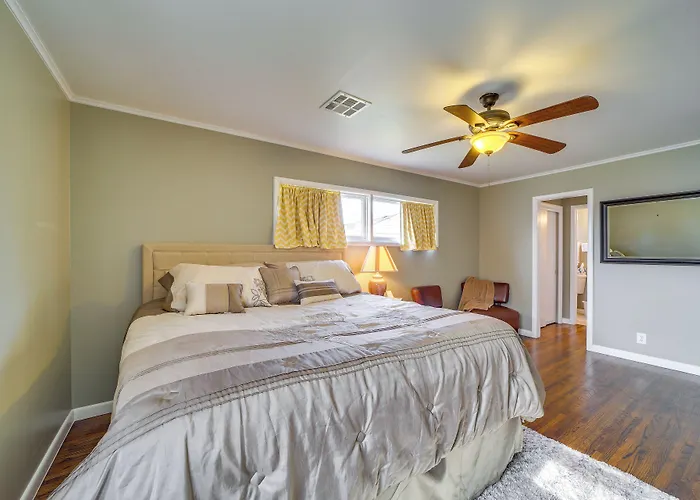 Сasa de vacaciones W/ Yard: 5 Mi To Downtown! Tulsa