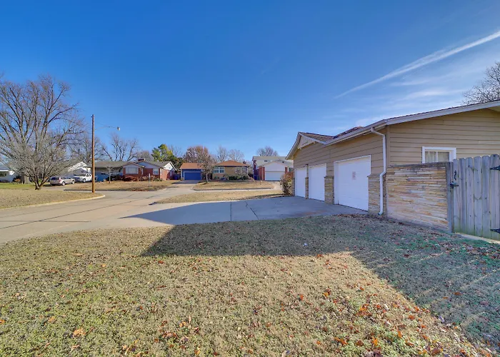 W/ Yard: 5 Mi To Downtown! Tulsa