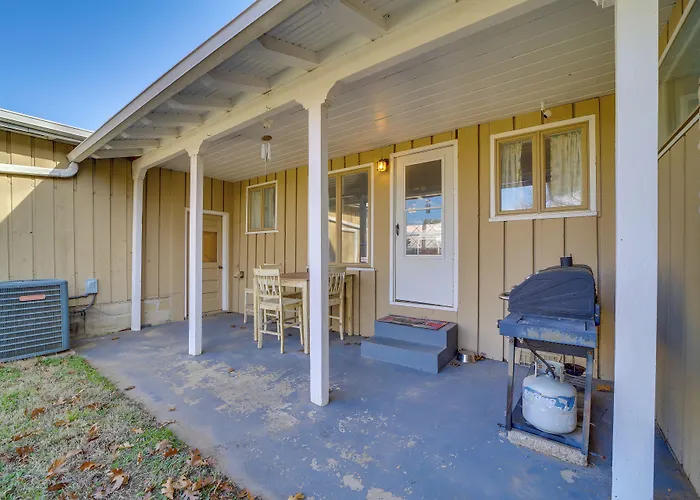W/ Yard: 5 Mi To Downtown!