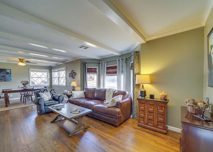 W/ Yard: 5 Mi To Downtown! * Tulsa