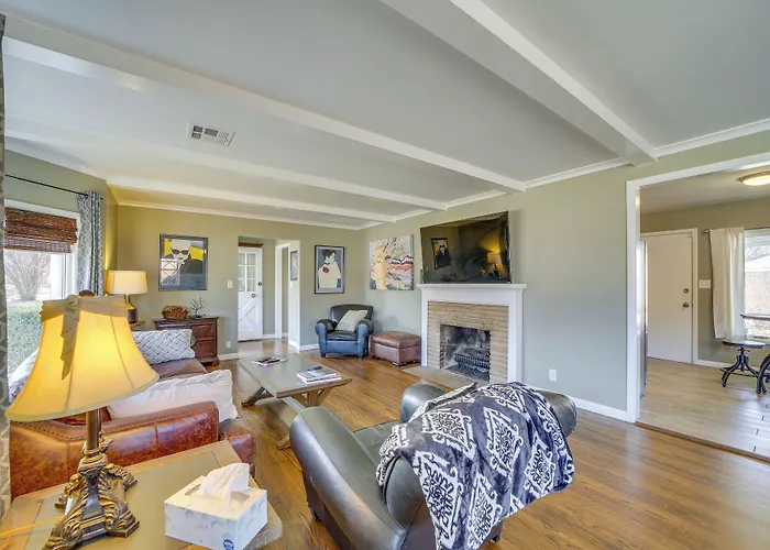 W/ Yard: 5 Mi To Downtown! Tulsa